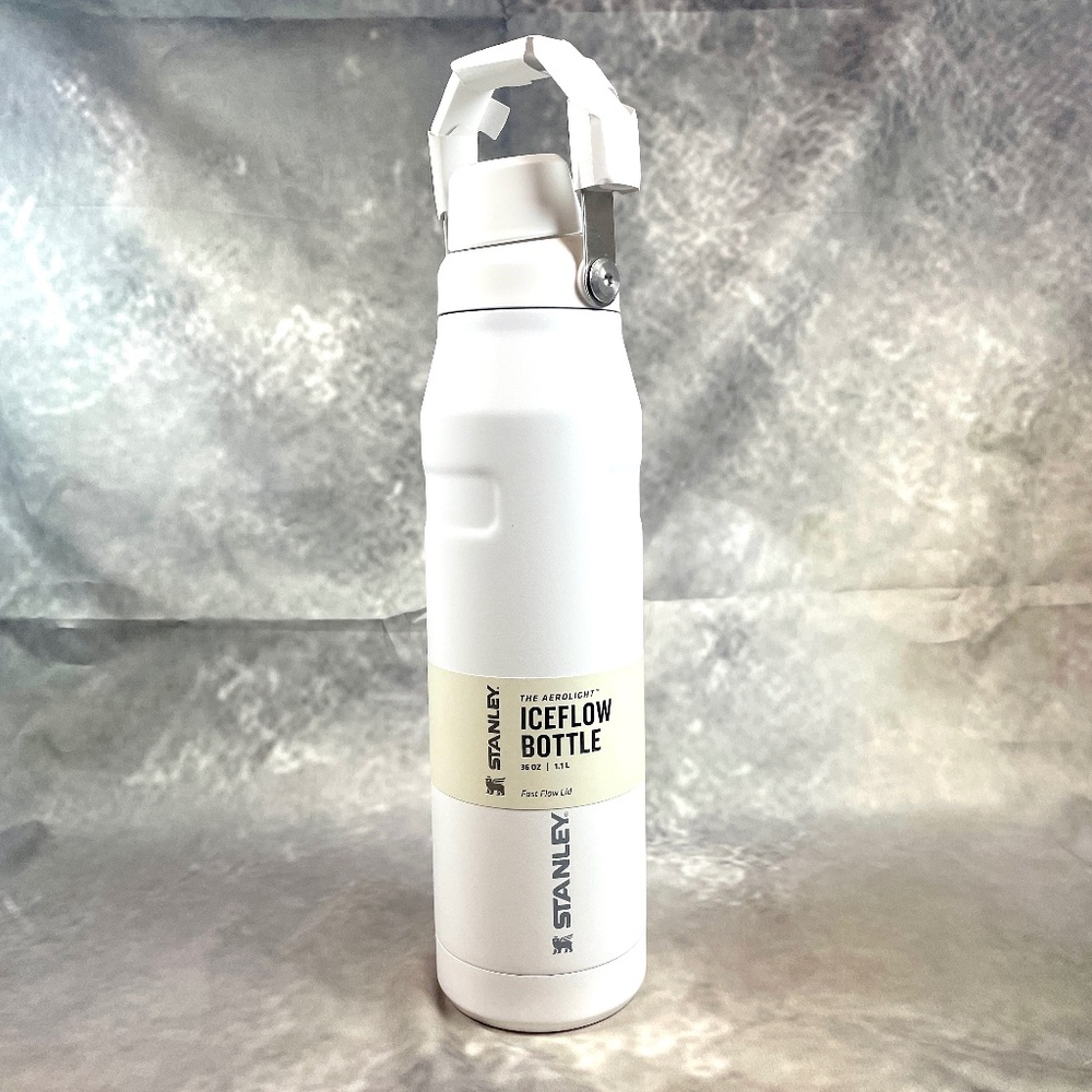 Stanley Aerolight Ice Flow Bottle 36 oz. (1.1 L) White-New With Tags